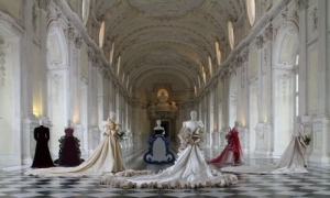 Reggia di Venaria Reale, abiti sposa di Roberto capucci  